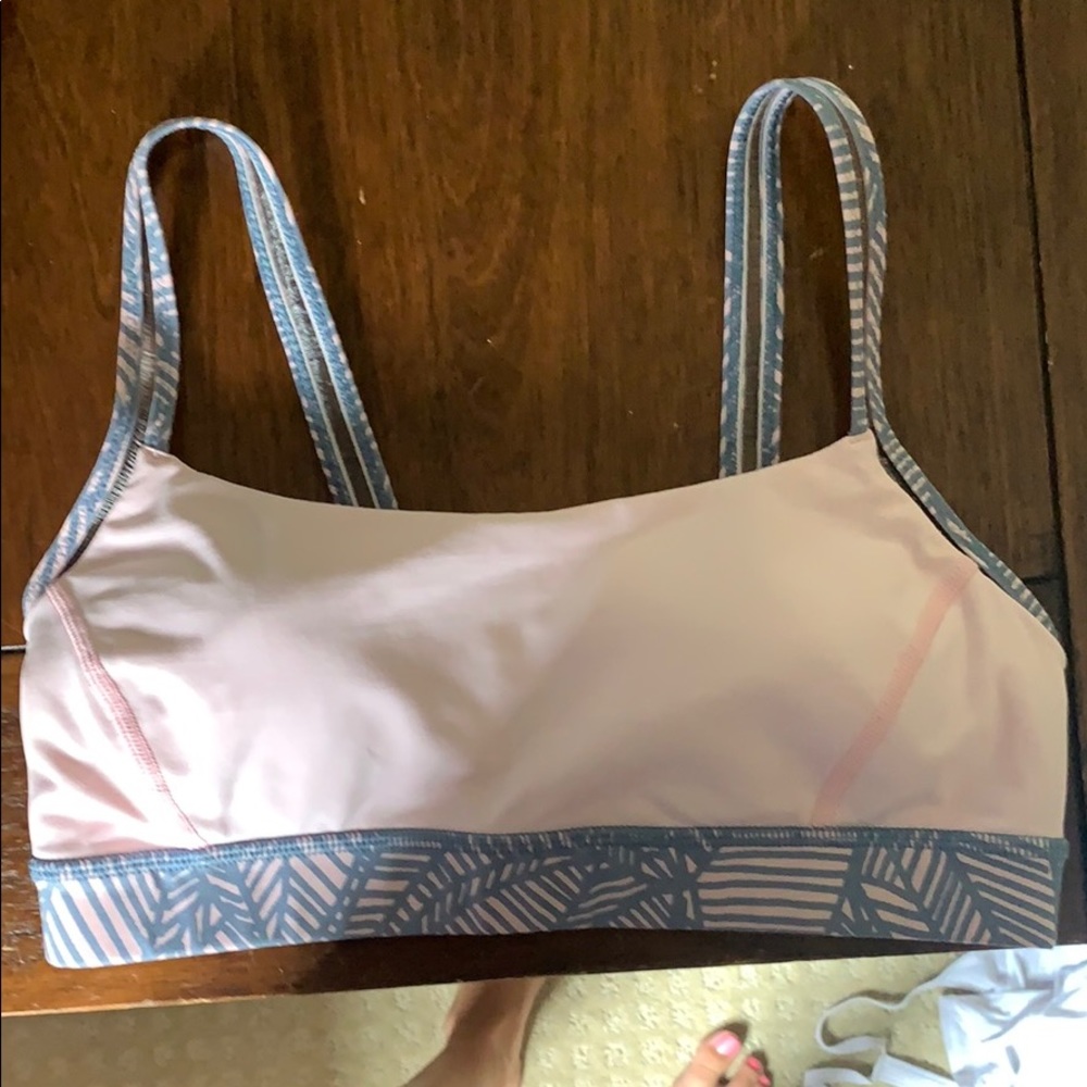 lululemon sports bra